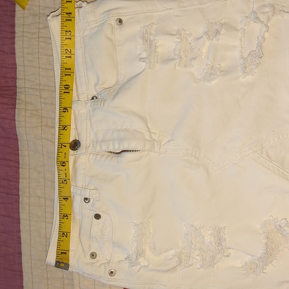 AMERICAN EAGLE OUTFITTERS Denim Distressed Mini Skirt 4 - Picture 4 of 12